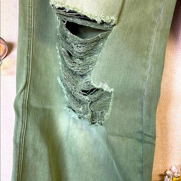 Blakely Olive Green distressed Jeans - Picture 5 of 11